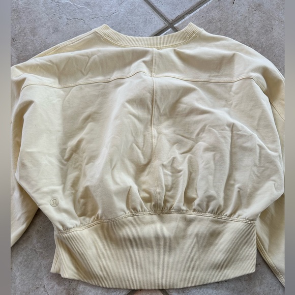 Pale Yellow Lululemon Cropped Crew Neck with Synched Waist and Cuffs - Picture 4 of 5